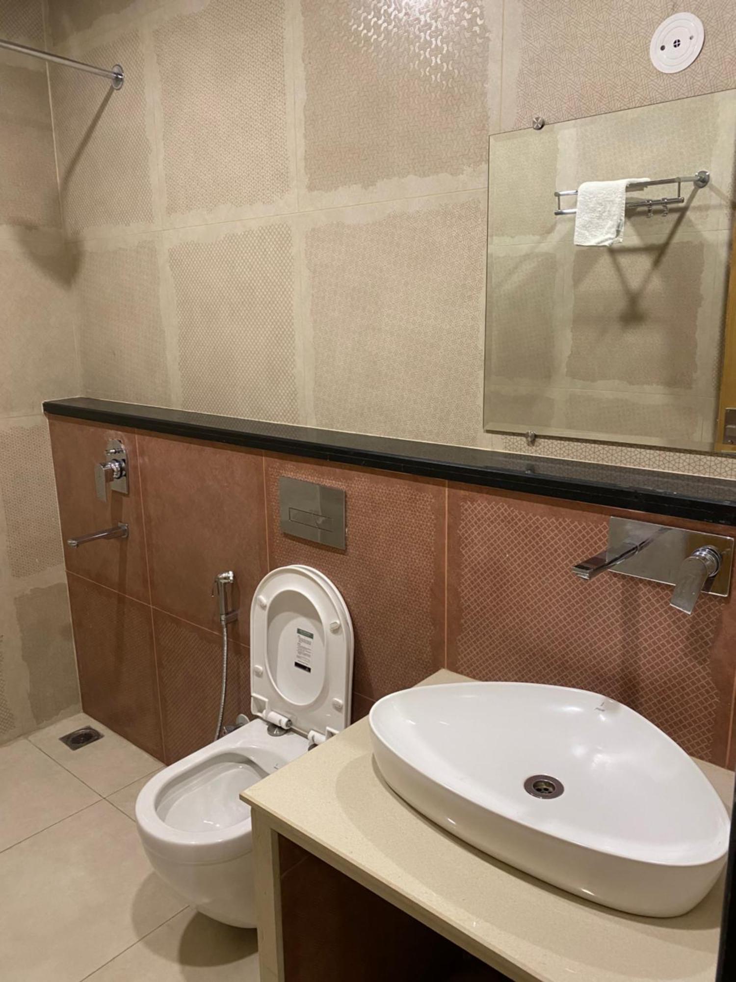 The Blue Vista Hotel Greater Noida Luaran gambar