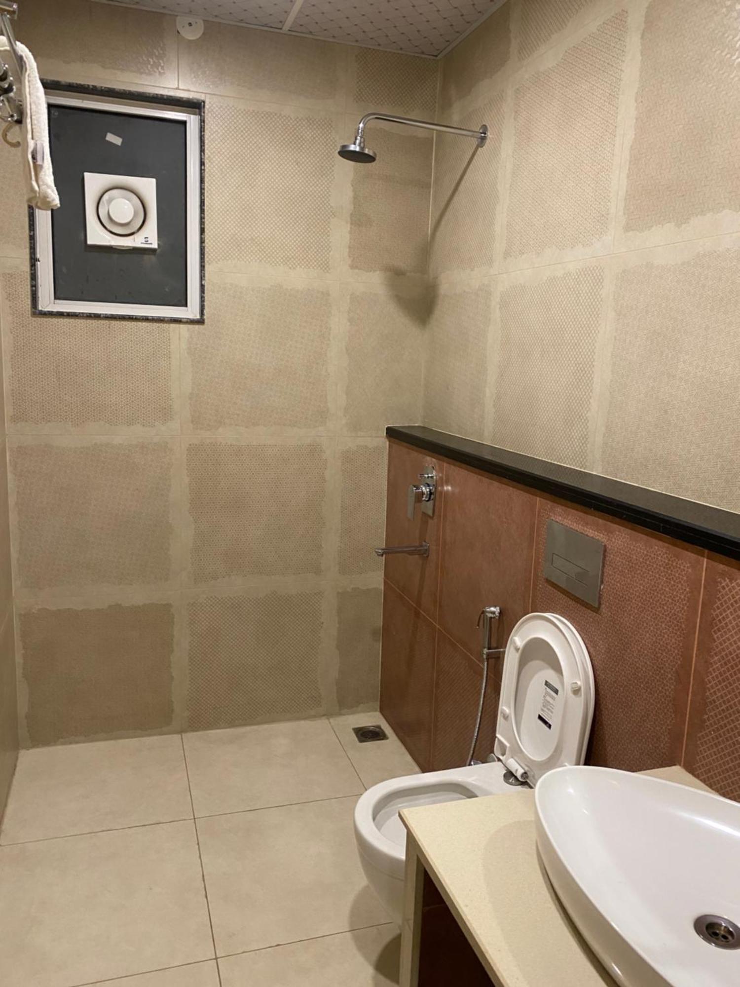 The Blue Vista Hotel Greater Noida Luaran gambar