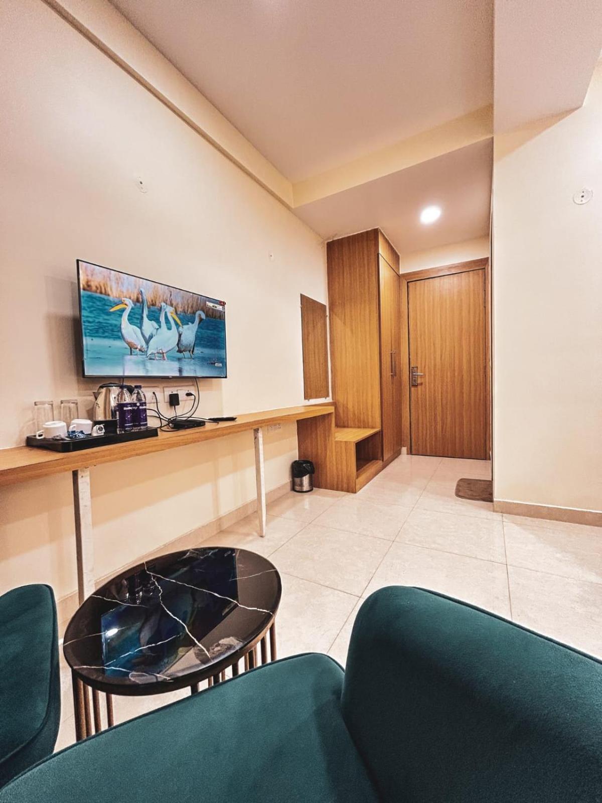 The Blue Vista Hotel Greater Noida Luaran gambar