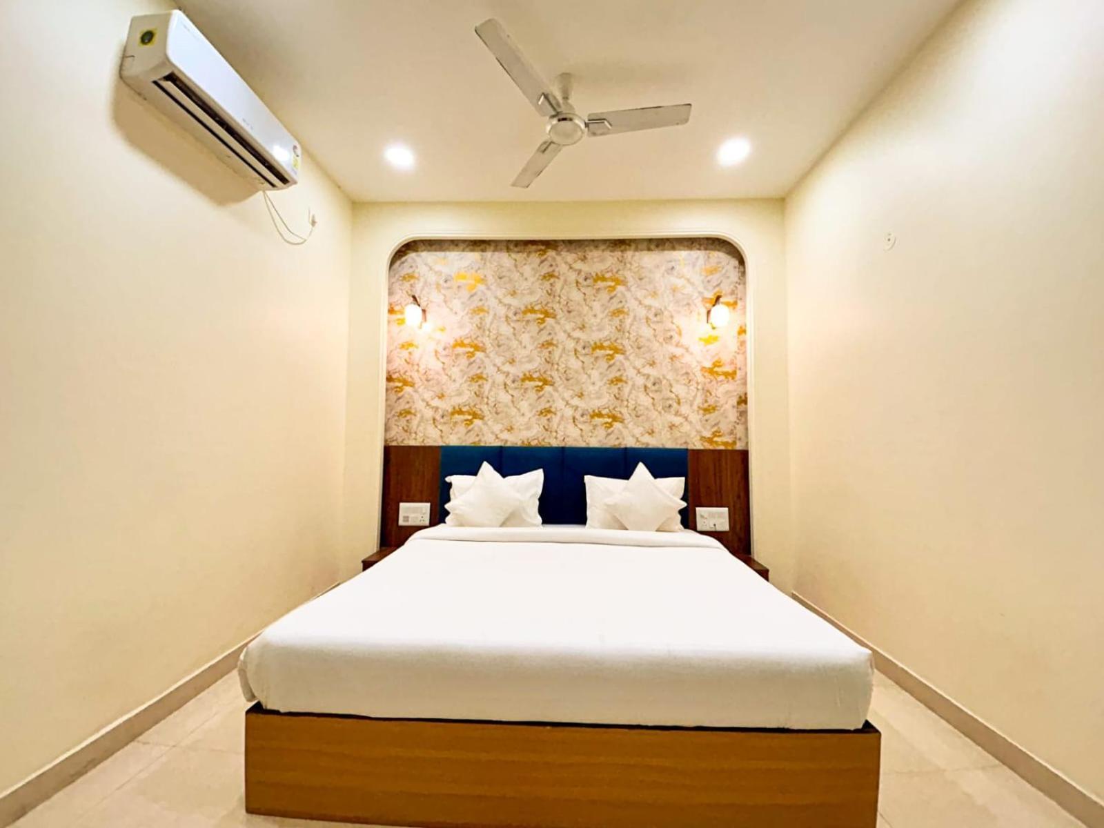 The Blue Vista Hotel Greater Noida Luaran gambar